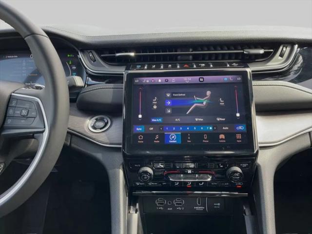 2023 Jeep Grand Cherokee Base