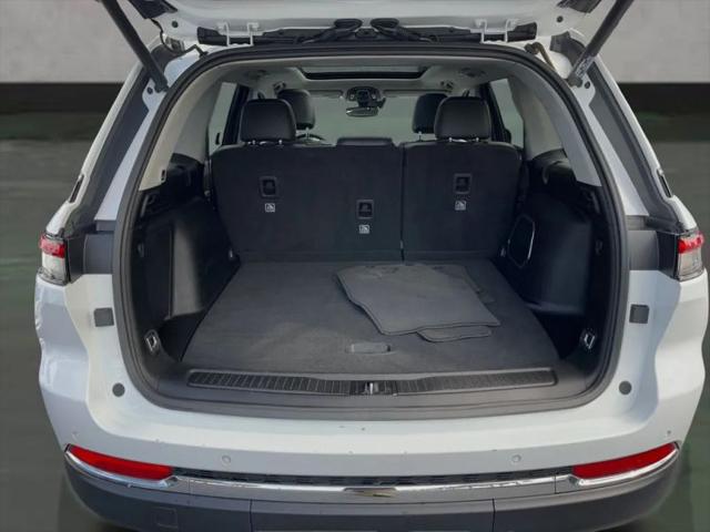 2023 Jeep Grand Cherokee Base