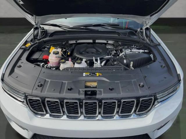 2023 Jeep Grand Cherokee Base
