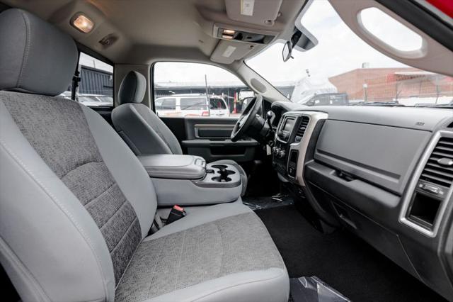 2018 Ram 3500 SLT Regular Cab 4x2 8' Box