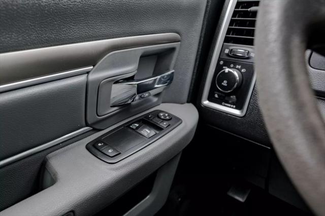 2018 Ram 3500 SLT Regular Cab 4x2 8' Box