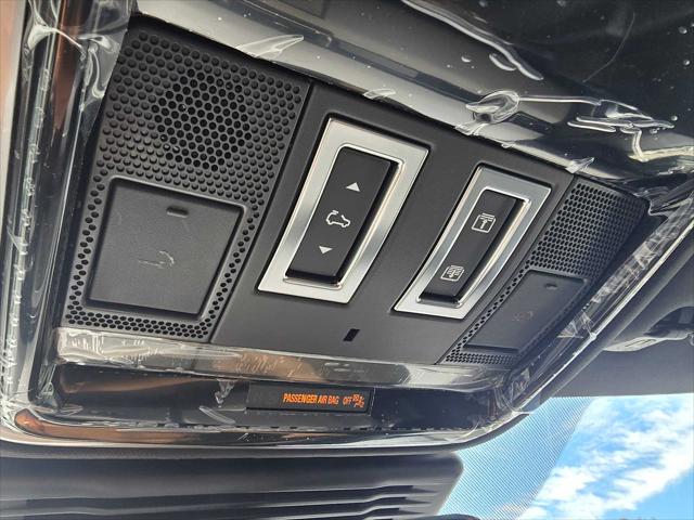 2025 Land Rover Range Rover Velar P250 Dynamic SE