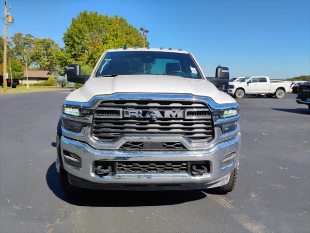 2026 RAM Ram 5500 Chassis Cab RAM 5500 TRADESMAN CHASSIS REGULAR CAB 4X4 108 CA 2026 RAM Ram 5500 Chassis Cab RAM 5500 TRADESMAN CHASSIS REGULAR CAB 4X4 108 CA