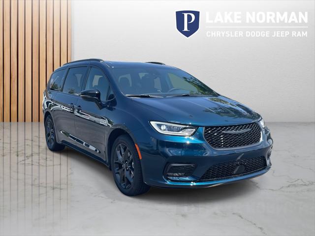 2025 Chrysler Pacifica PACIFICA LIMITED