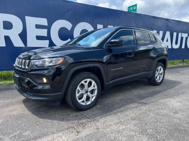 2025 Jeep Compass COMPASS LATITUDE 4X4