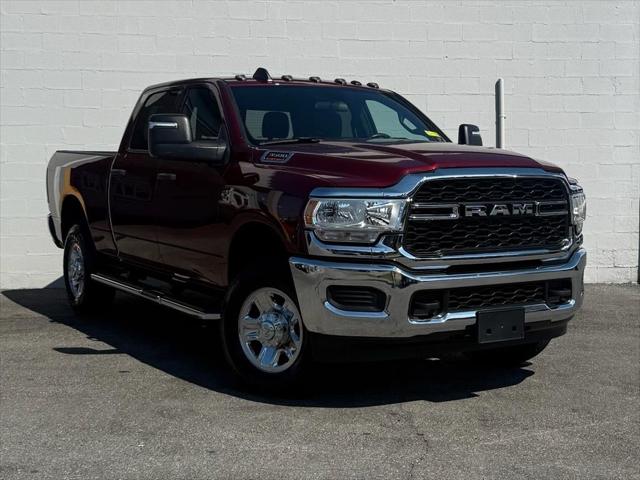 2024 RAM 3500 Tradesman Crew Cab 4x4 64 Box