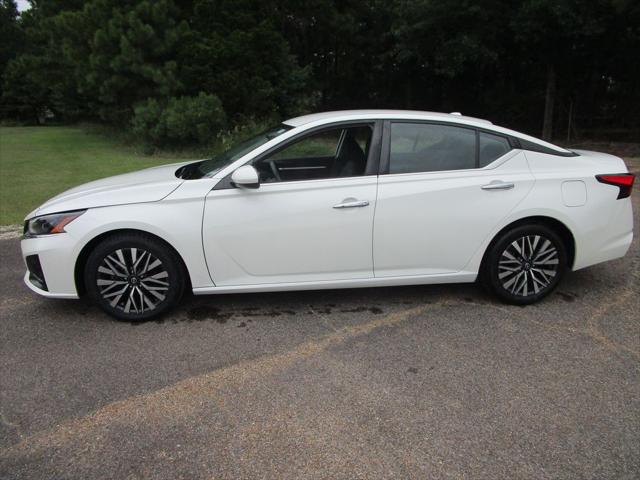 2023 Nissan Altima SV FWD