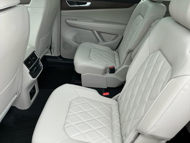 2025 Volkswagen Atlas 2.0T SEL Premium R-Line