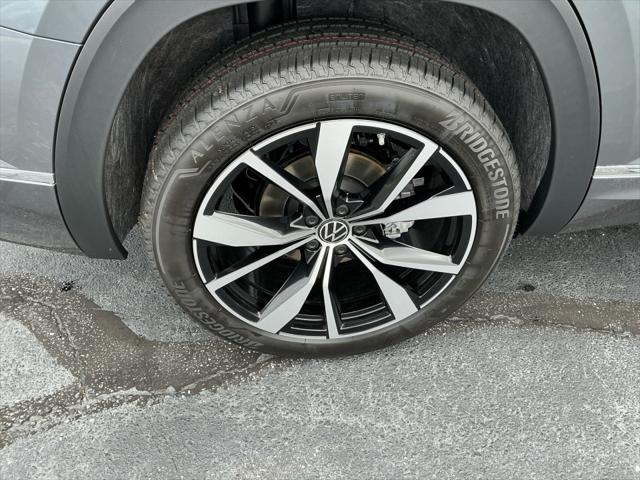 2025 Volkswagen Atlas 2.0T SEL Premium R-Line