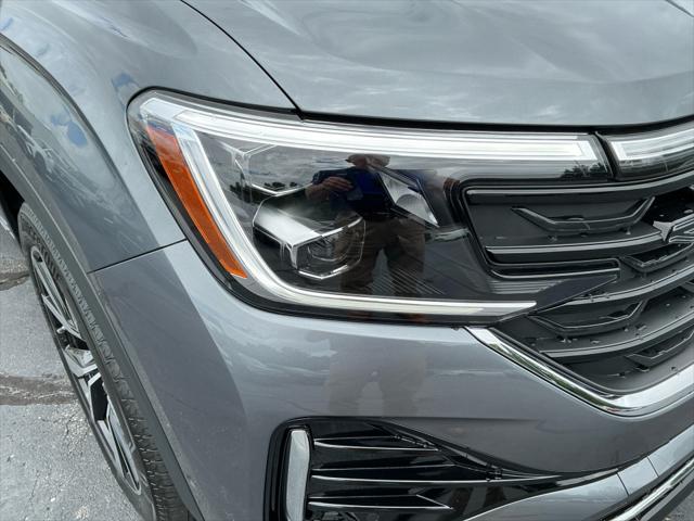 2025 Volkswagen Atlas 2.0T SEL Premium R-Line