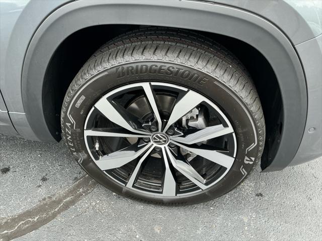 2025 Volkswagen Atlas 2.0T SEL Premium R-Line