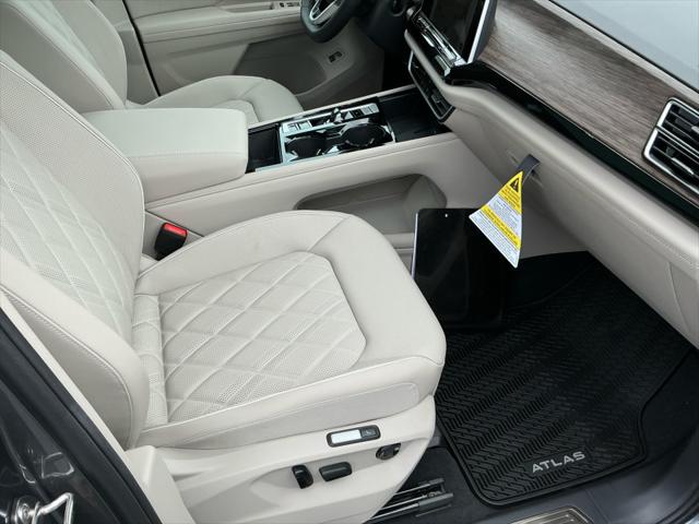 2025 Volkswagen Atlas 2.0T SEL Premium R-Line