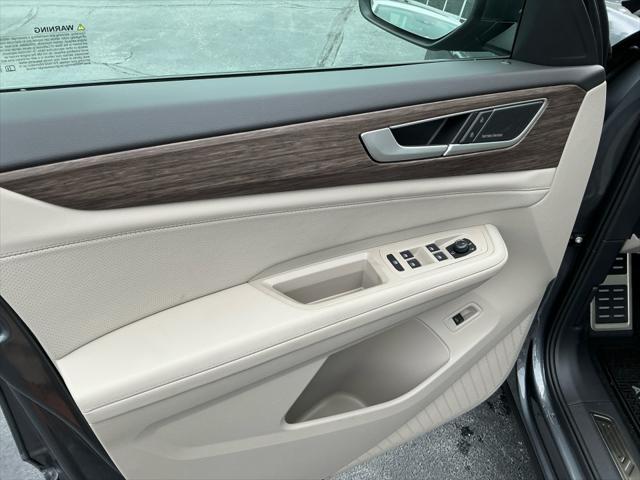 2025 Volkswagen Atlas 2.0T SEL Premium R-Line