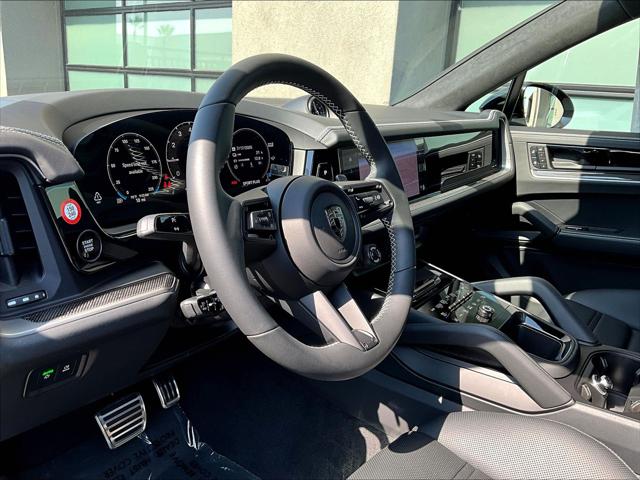 2025 Porsche Cayenne E-Hybrid Turbo