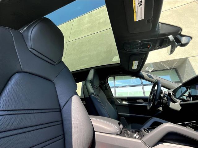 2025 Porsche Cayenne E-Hybrid Turbo