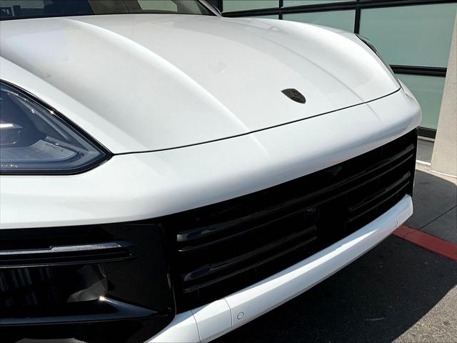 2025 Porsche Cayenne E-Hybrid Turbo