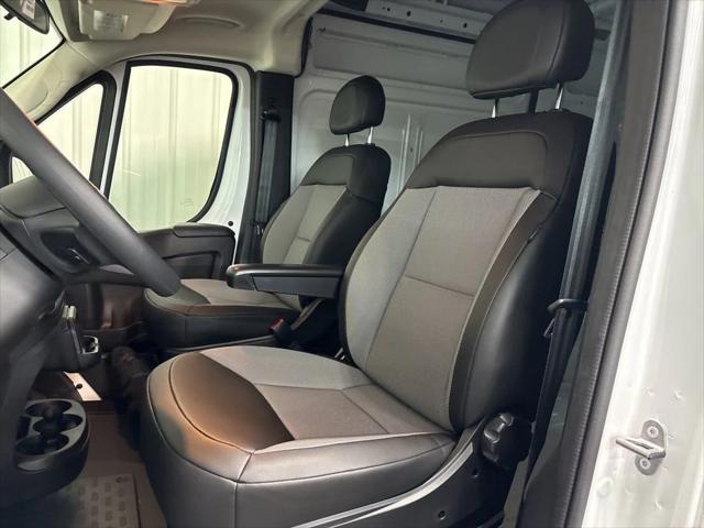 2026 Ram ProMaster Cargo Van Tradesman High Roof 136" WB w/Pass Seat