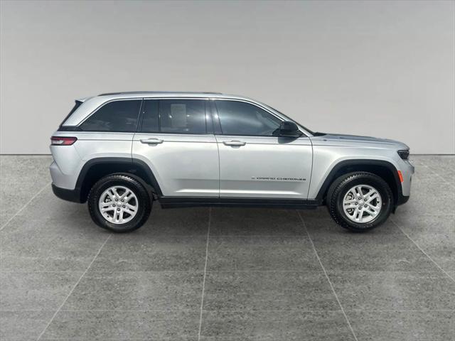 2024 Jeep Grand Cherokee Laredo 4x4