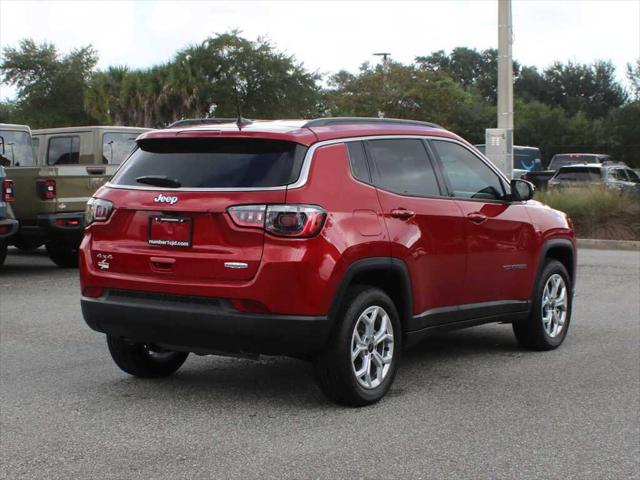 2025 Jeep Compass COMPASS LATITUDE 4X4