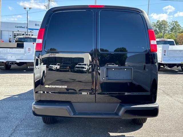 2025 Chevrolet Express Cargo Van RWD 2500 Regular Wheelbase WT