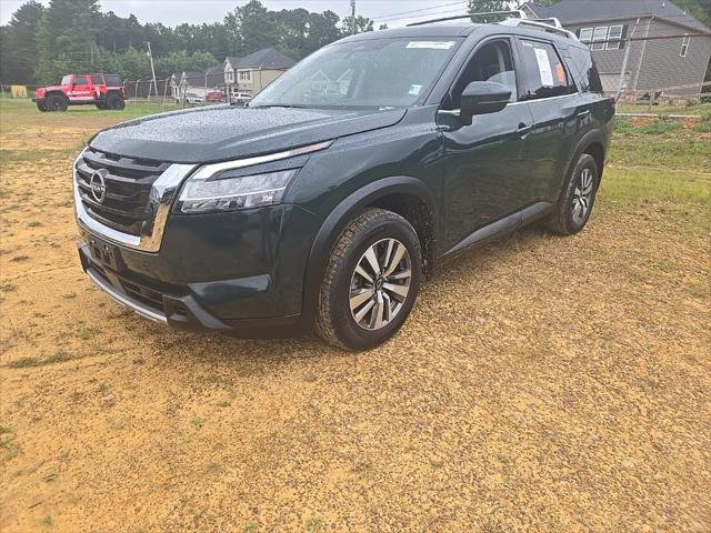 2023 Nissan Pathfinder SL 4WD