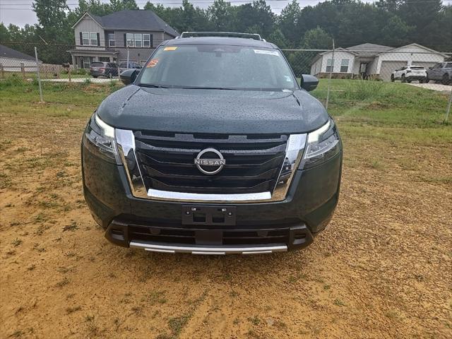 2023 Nissan Pathfinder SL 4WD