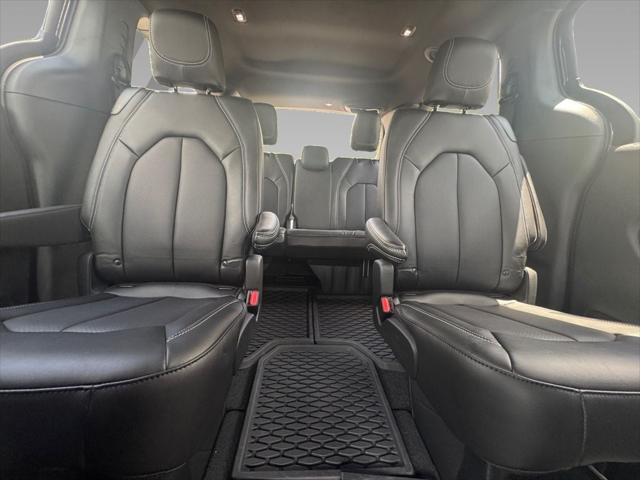 2025 Chrysler Pacifica PACIFICA SELECT