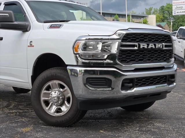 2024 RAM 3500 Tradesman Crew Cab 4x4 64 Box
