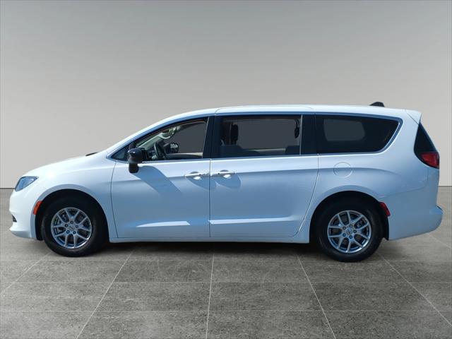 2024 Chrysler Voyager LX