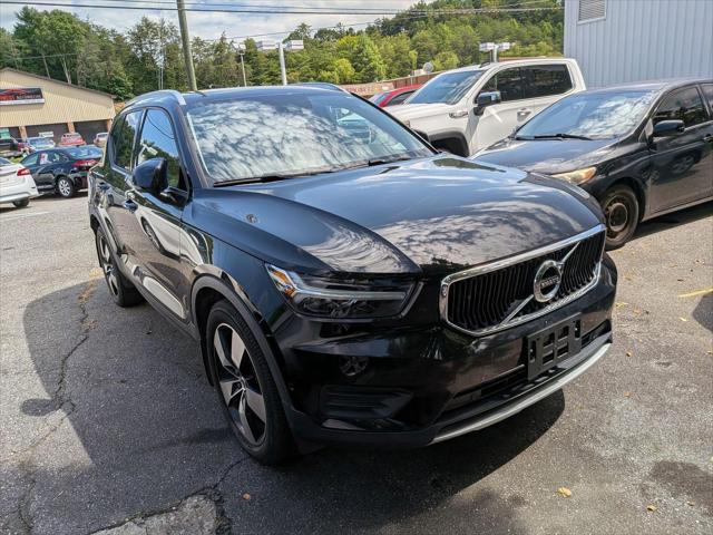 2019 Volvo XC40 T5 Momentum