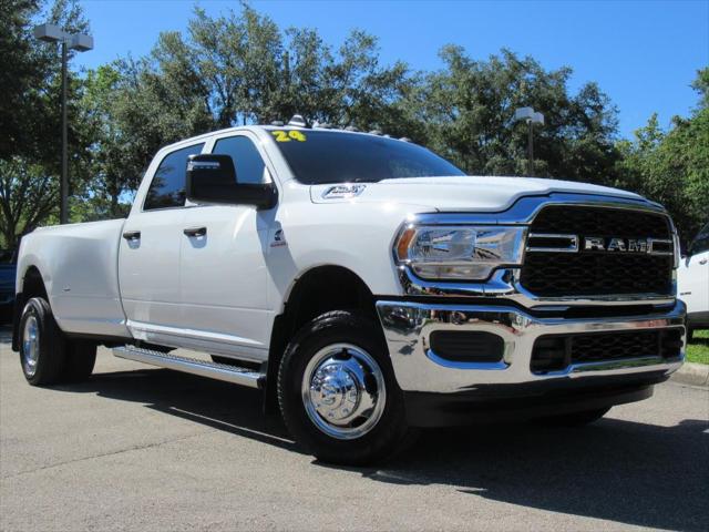 2024 RAM 3500 Tradesman Crew Cab 4x4 8 Box