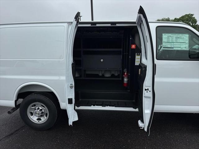 2025 Chevrolet Express 2500