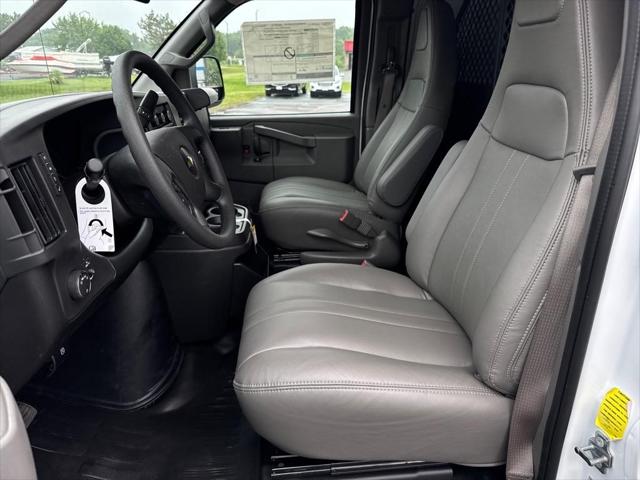 2025 Chevrolet Express 2500