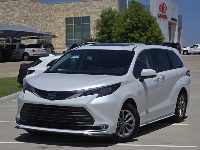 2024 Toyota Sienna XLE