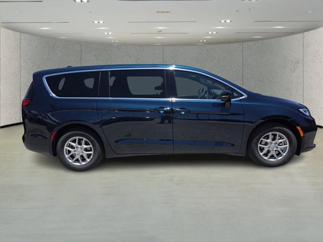 2025 Chrysler Pacifica PACIFICA SELECT