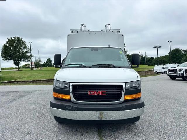 2025 GMC Savana Cutaway Work Van