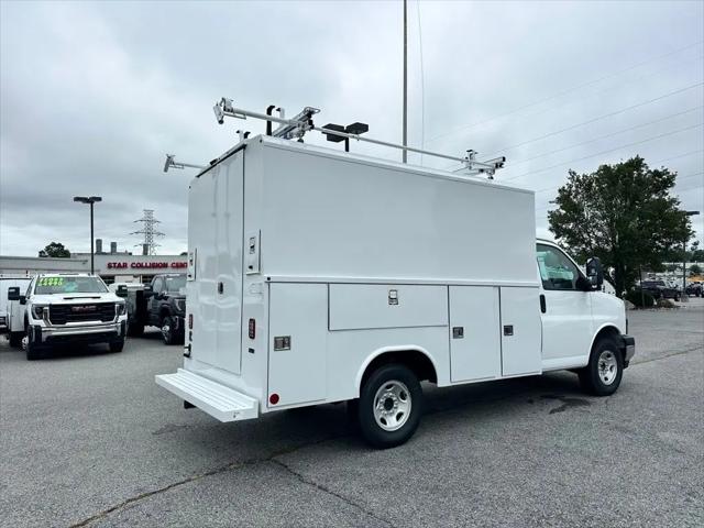 2025 GMC Savana Cutaway Work Van