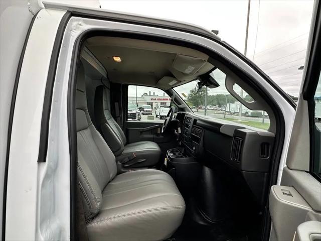 2025 GMC Savana Cutaway Work Van