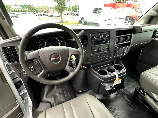 2025 GMC Savana Cutaway Work Van