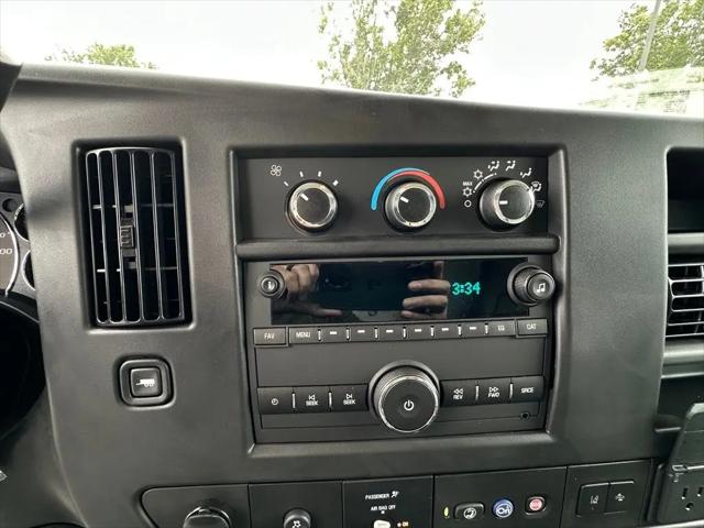 2025 GMC Savana Cutaway Work Van