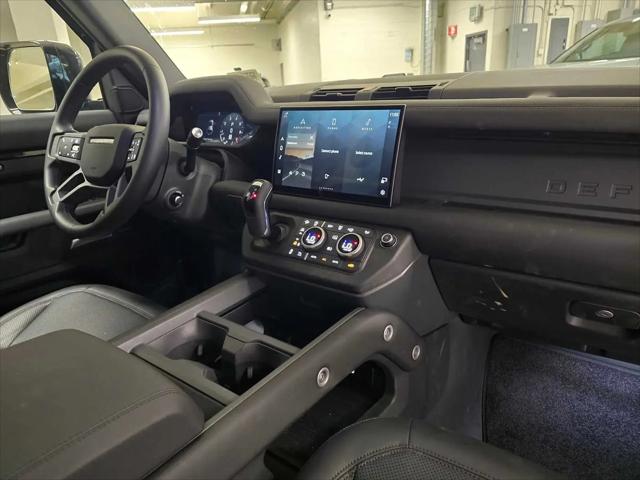 2025 Land Rover Defender 110 P300
