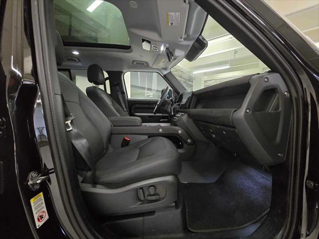 2025 Land Rover Defender 110 P300