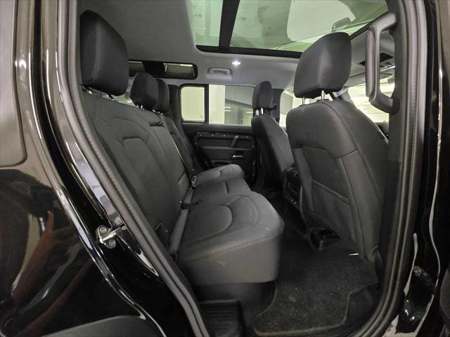 2025 Land Rover Defender 110 P300
