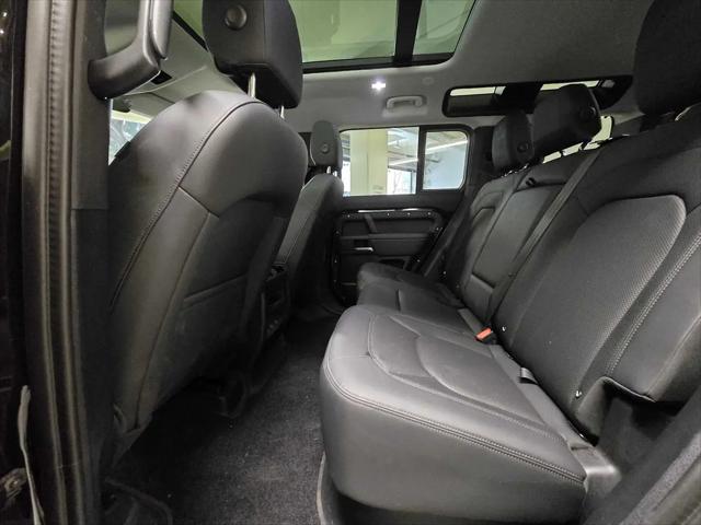 2025 Land Rover Defender 110 P300