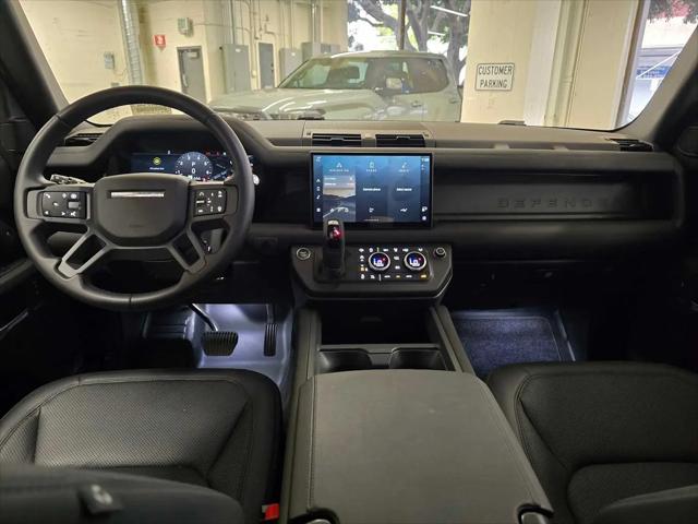 2025 Land Rover Defender 110 P300