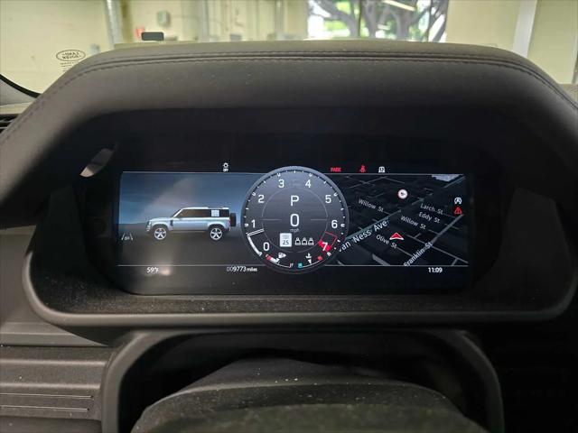 2025 Land Rover Defender 110 P300
