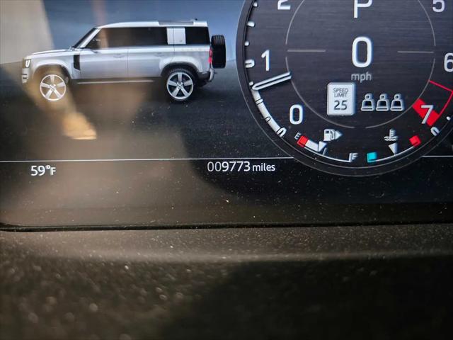 2025 Land Rover Defender 110 P300