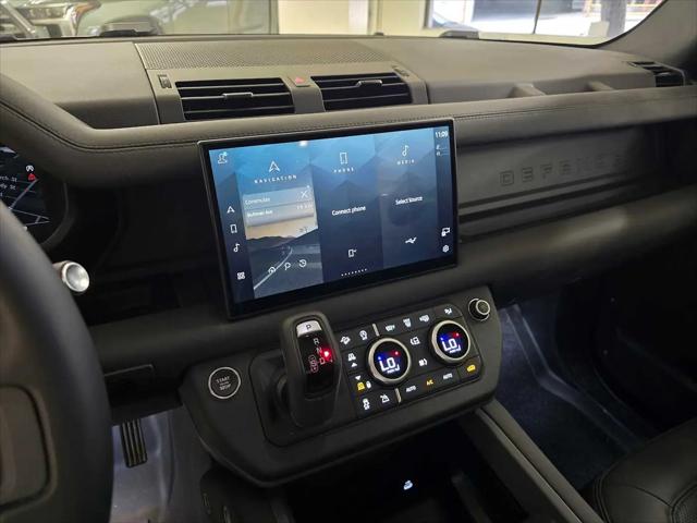 2025 Land Rover Defender 110 P300