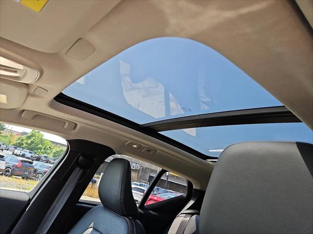 2026 Volvo XC40 Core, B5 AWD Gas (mild hybrid), Dark