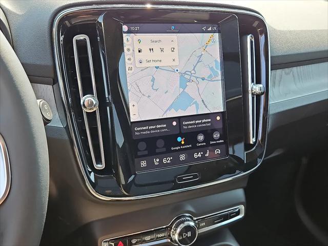 2026 Volvo XC40 Core, B5 AWD Gas (mild hybrid), Dark